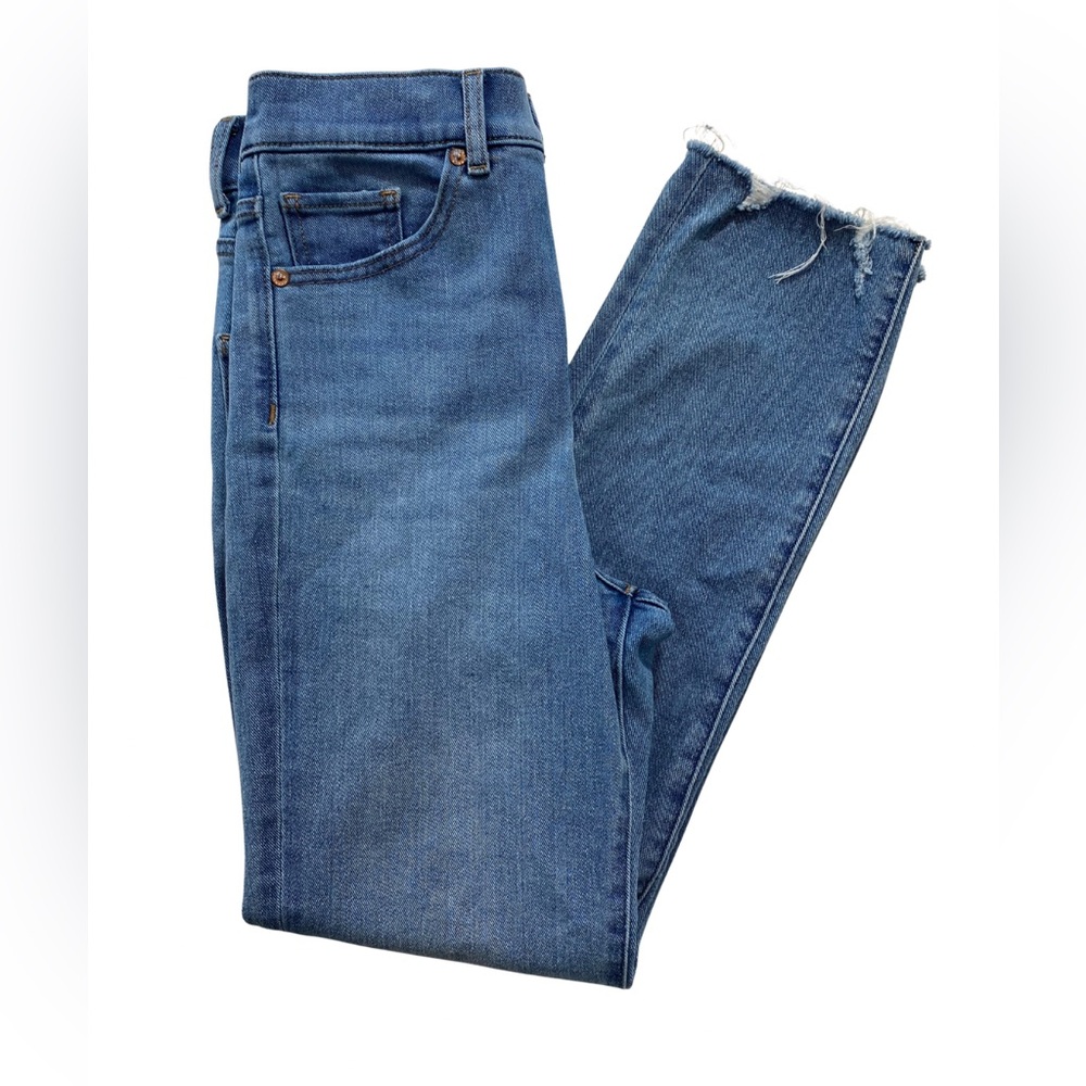 NWOT Express Slim Super High Rise Jeans Size 0 Light Medium Wash Raw Hem